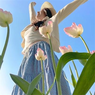 湖畔春晓